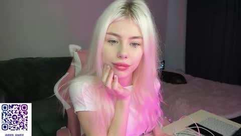 Erika online show from 5, 12, 2025