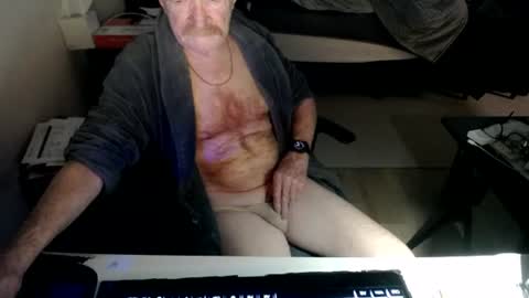 Snapshot of redbare12007 chatting on 20, 6, 2026 Red online show from 20, 6, 2026