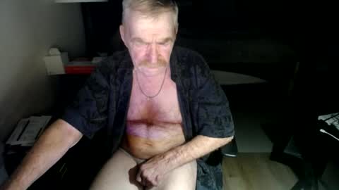 Snapshot of redbare12007 chatting on 24, 6, 2026 Red online show from 24, 6, 2026