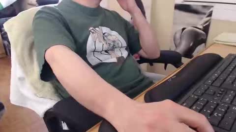 Red online show from 11, 4, 2026