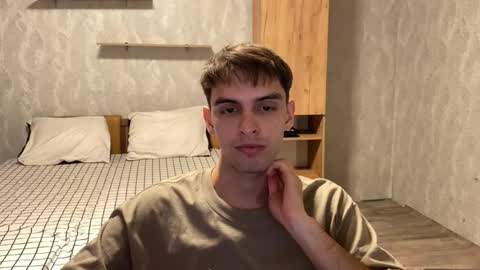 Snapshot of redbullshine chatting on 12, 9, 2025 redbullshine online show from 12, 9, 2025