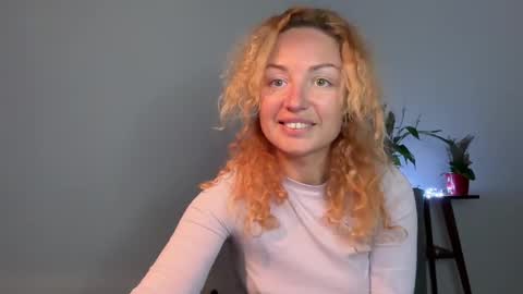 Snapshot of reddgirll chatting on 3, 3, 2025 reddgirll online show from 3, 3, 2025