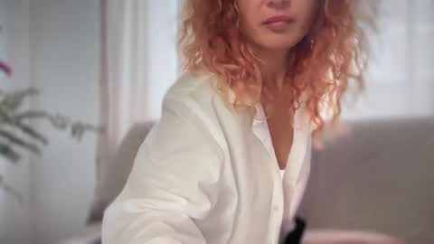 Snapshot of reddgirll chatting on 23, 10, 2025 reddgirll online show from 23, 10, 2025