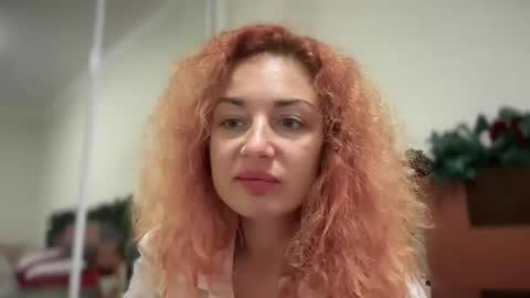 Snapshot of reddgirll chatting on 28, 11, 2025 reddgirll online show from 28, 11, 2025