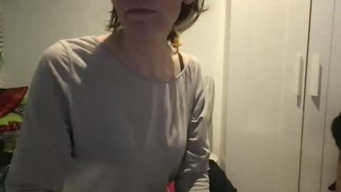 Snapshot of redfoxofficial chatting on 15, 11, 2025 Redfox online show from 15, 11, 2025