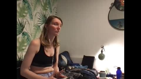 Snapshot of redfoxofficial chatting on 3, 12, 2025 Redfox online show from 3, 12, 2025