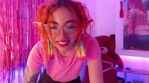 Snapshot of redgirrl_77 chatting on 8, 5, 2026 Mere online show from 8, 5, 2026