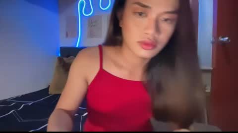 Snapshot of redgurlycoxx chatting on 7, 7, 2026 Rhox online show from 7, 7, 2026