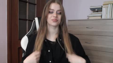 Lily online show from 26, 5, 2026