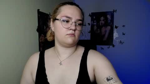 Snapshot of redhotqueen1 chatting on 30, 6, 2026 Rina online show from 30, 6, 2026
