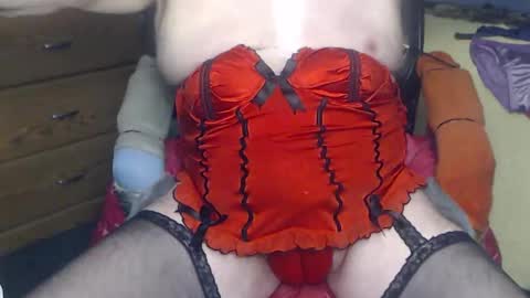 Snapshot of redsatincoatt chatting on 28, 9, 2025 Red Satin Coat online show from 28, 9, 2025