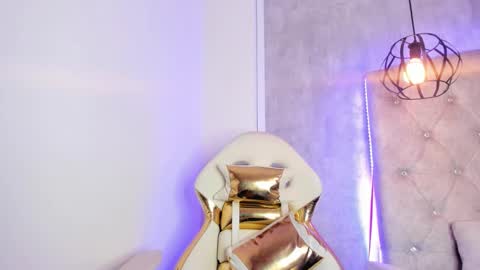   online show from 22, 2, 2025