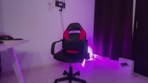 Snapshot of regina_mills_milk chatting on 9, 1, 2026 regina_mills_milk online show from 9, 1, 2026