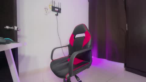 Snapshot of regina_mills_milk chatting on 10, 1, 2026 regina_mills_milk online show from 10, 1, 2026