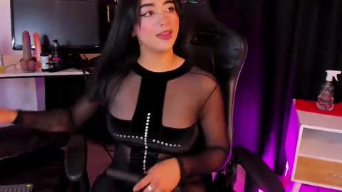   online show from 28, 10, 2025