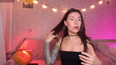 ReginaHawkinss online show from 22, 10, 2025