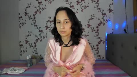 Snapshot of reginamoon12 chatting on 1, 2, 2025 Alisa online show from 1, 2, 2025