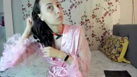 Snapshot of reginamoon12 chatting on 15, 9, 2025 Alisa online show from 15, 9, 2025