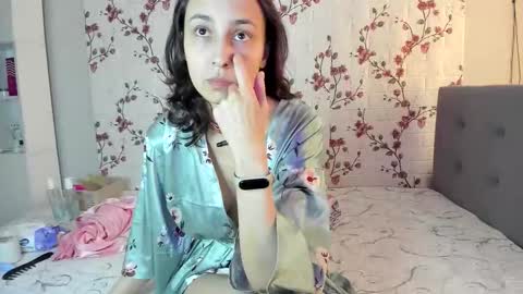 Snapshot of reginamoon12 chatting on 21, 9, 2025 Alisa online show from 21, 9, 2025