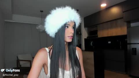 Snapshot of reichel_gray chatting on 1, 11, 2025 REICHEL online show from 1, 11, 2025