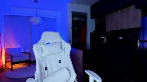 Snapshot of reichel_gray chatting on 15, 6, 2026 REICHEL online show from 15, 6, 2026