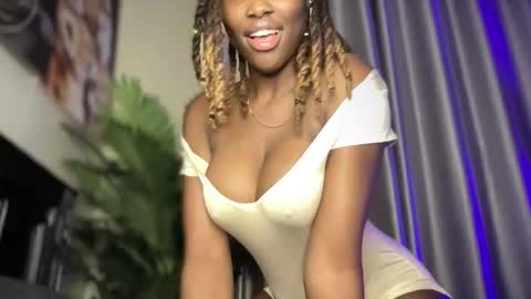 Snapshot of reina77xo chatting on 6, 5, 2026 reina77xo online show from 6, 5, 2026