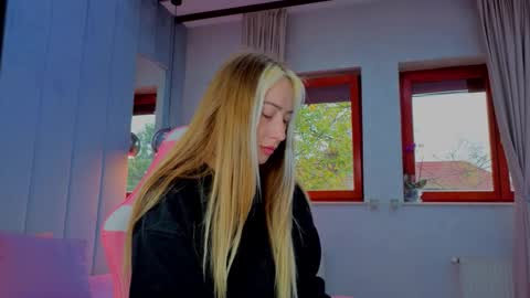 reina cummings online show from 19, 11, 2025