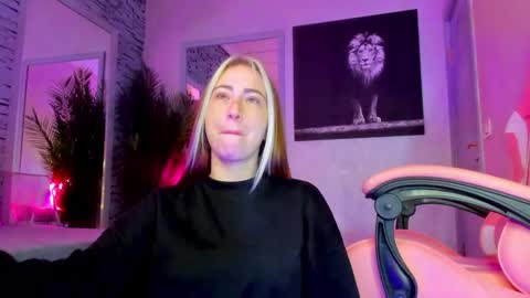 reina cummings online show from 14, 12, 2025