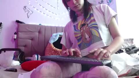 reiv_femboy online show from 5, 12, 2025