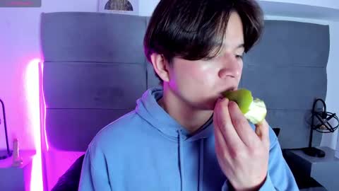 RemiBlythe online show from 23, 2, 2025