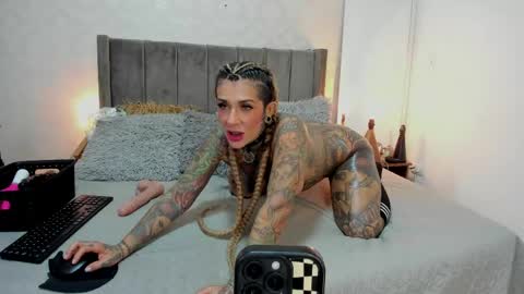 Laura online show from 6, 6, 2026