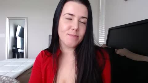 Bella Lively online show from 18, 12, 2025