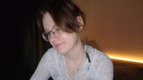 Snapshot of renaeblaski chatting on 25, 5, 2026 Claire online show from 25, 5, 2026