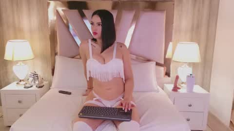 Snapshot of renata_black_ chatting on 12, 9, 2025 Renata online show from 12, 9, 2025
