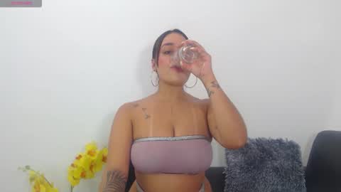 renatabrownn28 online show from 1, 6, 2026