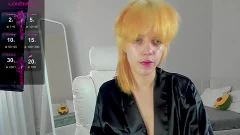 Snapshot of rene_yolker chatting on 22, 11, 2025 Rene online show from 22, 11, 2025