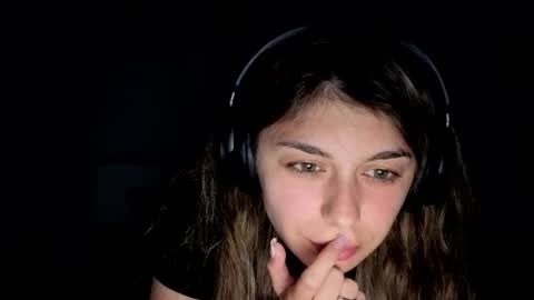 Snapshot of renee_loah chatting on 28, 5, 2026 renee_loah online show from 28, 5, 2026