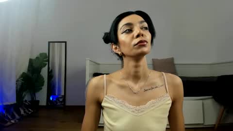 Rena online show from 5, 3, 2026