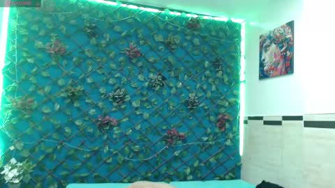 R E N E  online show from 6, 3, 2025