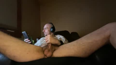 Snapshot of retroracer chatting on 16, 1, 2025 whoknows online show from 16, 1, 2025