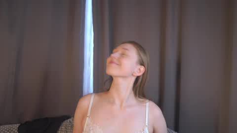 Snapshot of revamcallister chatting on 29, 5, 2026 revamcallister online show from 29, 5, 2026