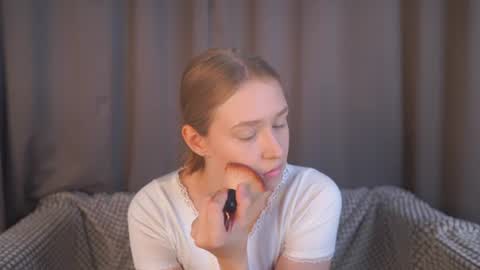 Snapshot of revamcallister chatting on 19, 6, 2026 revamcallister online show from 19, 6, 2026