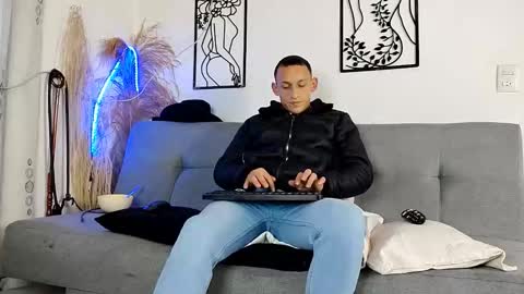 reymasterhot online show from 18, 3, 2026