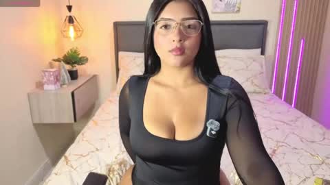 Snapshot of reyesalana chatting on 4, 8, 2026 alana online show from 4, 8, 2026
