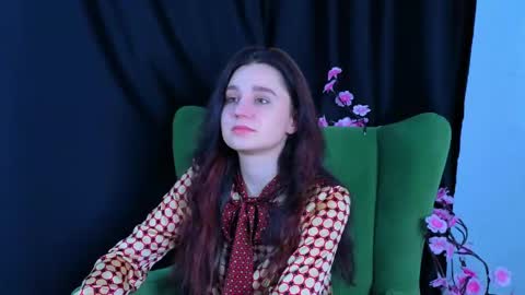 Snapshot of reynaedge chatting on 3, 6, 2026 reynaedge online show from 3, 6, 2026