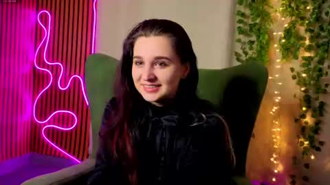 Snapshot of reynaedge chatting on 2, 7, 2026 reynaedge online show from 2, 7, 2026