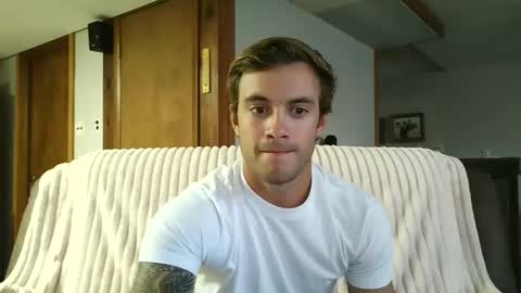 Snapshot of rguy114 chatting on 5, 10, 2025 Ryan online show from 5, 10, 2025