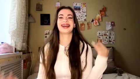 Snapshot of rhiannonmuccigrosso chatting on 22, 11, 2025 Anna online show from 22, 11, 2025