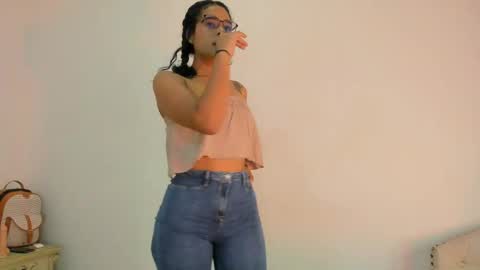 Snapshot of riby_ chatting on 25, 5, 2026 riby online show from 25, 5, 2026