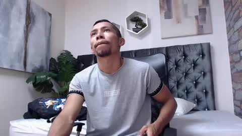 Snapshot of richar_voller chatting on 7, 1, 2025 richar_voller online show from 7, 1, 2025